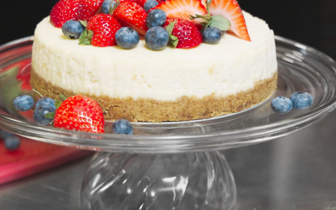 Cheesecake with fruit topping