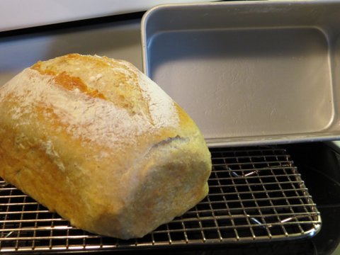 white bread with a bread loaf pan